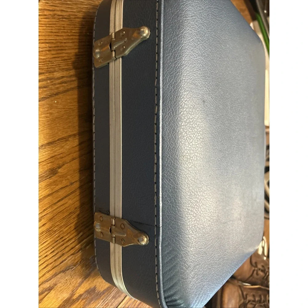 Vintage 1960's Mid Century Blue Hardshell Mod Travel Smart Suitcase/Luggage